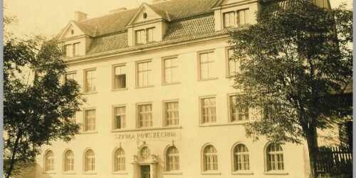 Budynek szkoły przy ul. Szkolnej. Lata 30. XX wieku