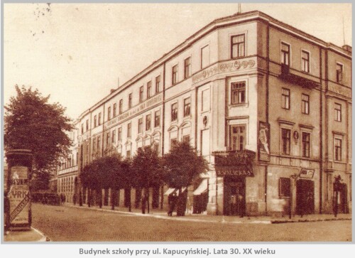 Budynek szkoły przy ulicy Kapucyńskiej. Lata 30. XX wieku
